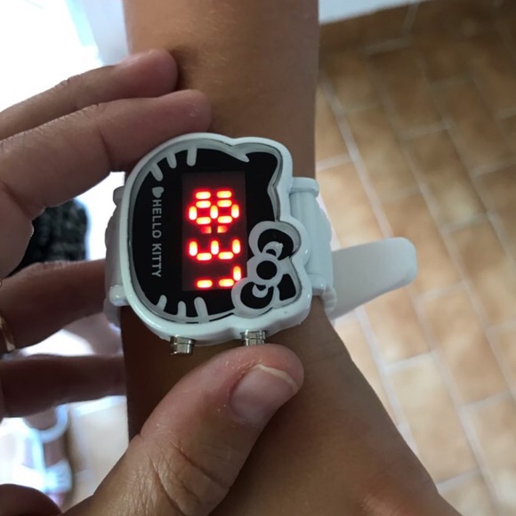 Hello kitty LED watch - Picture 3 of 6